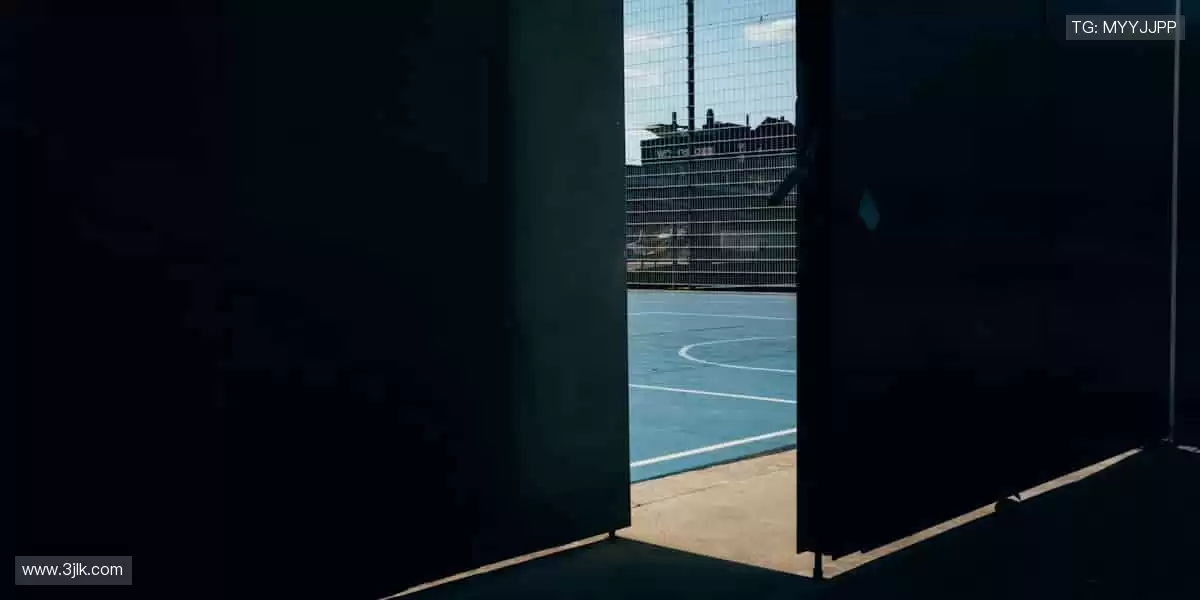 边看边聊，共享体育狂欢！💬🎉